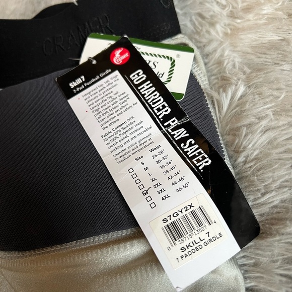 NWT‎ Cramer Skill 7 gray and black 7 pad football girdle - Picture 4 of 6